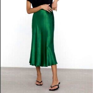 Zara - Green Satin Midi Skirt NWT Size M